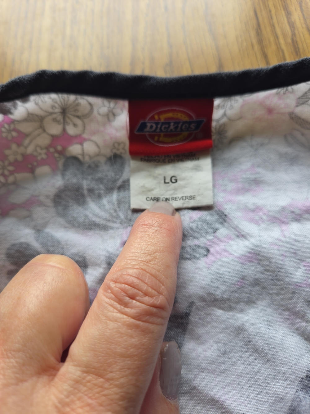 Dickies Women's Floral Scrub Jacket in Pink & Gray - LG